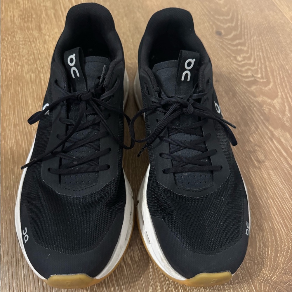 ON sneakers, black and white - Picture 3 of 8